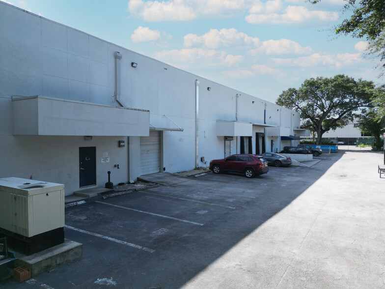 3475 NW 41st St, Miami, FL for rent - Building Photo - Image 1 of 2