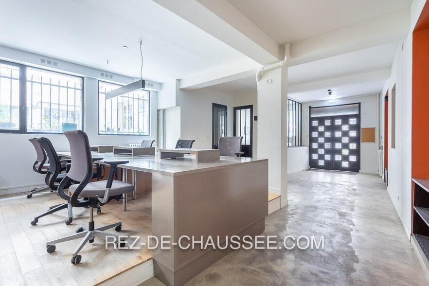 Office in Paris for sale - Building Photo - Image 2 of 11