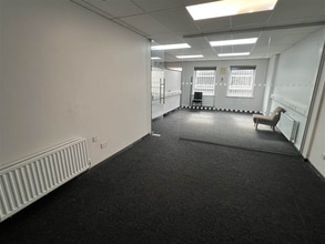 89 University St, Belfast to rent Interior Photo- Image 1 of 4