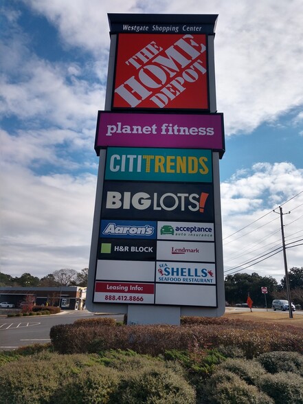 1900 Veterans Blvd, Dublin, GA for rent - Building Photo - Image 3 of 12