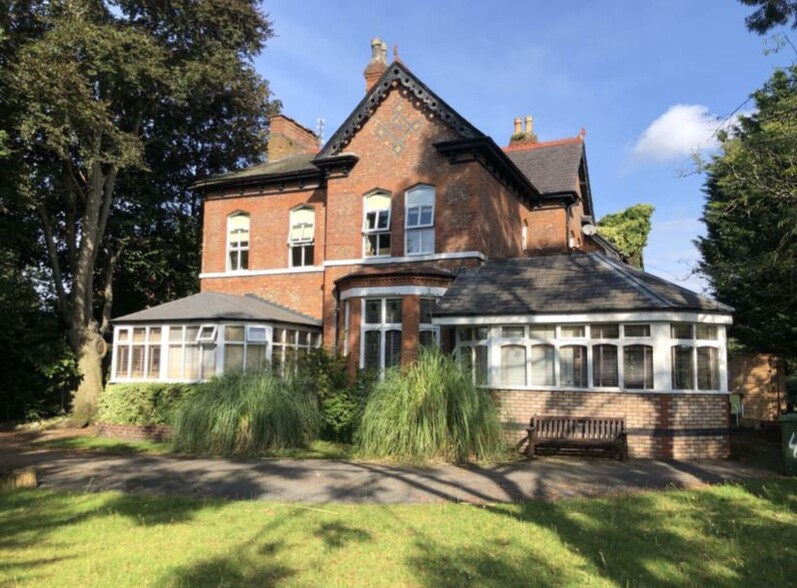 49 Northenden Rd, Sale for sale - Primary Photo - Image 1 of 1