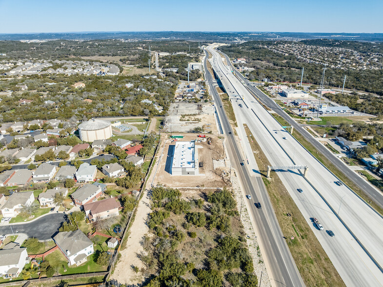 252191 US-281 N, San Antonio, TX for rent - Building Photo - Image 3 of 5