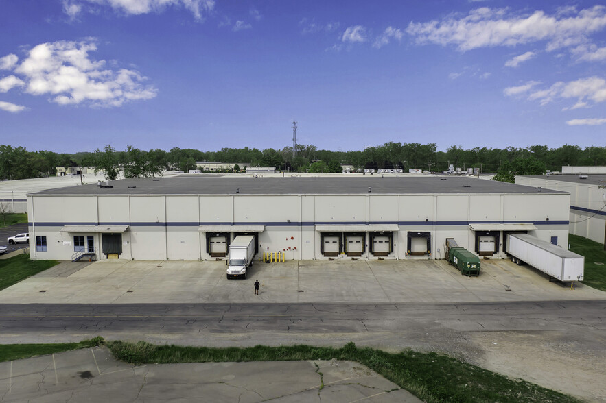 40-60 Industrial Pky, Cheektowaga, NY for rent - Building Photo - Image 2 of 8