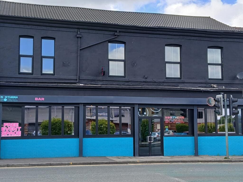 273-275 Bury New Rd, Manchester to rent Building Photo- Image 1 of 3