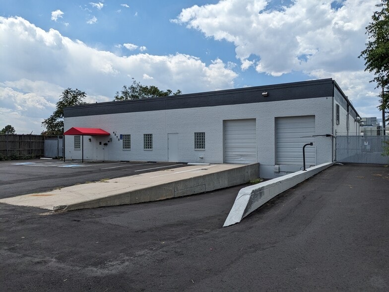 4575 Joliet St, Denver, CO to rent - Building Photo - Image 2 of 8