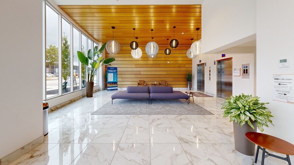 200 W 3rd St, Newport, KY to rent - Matterport 3D Scan - Image 3 of 24