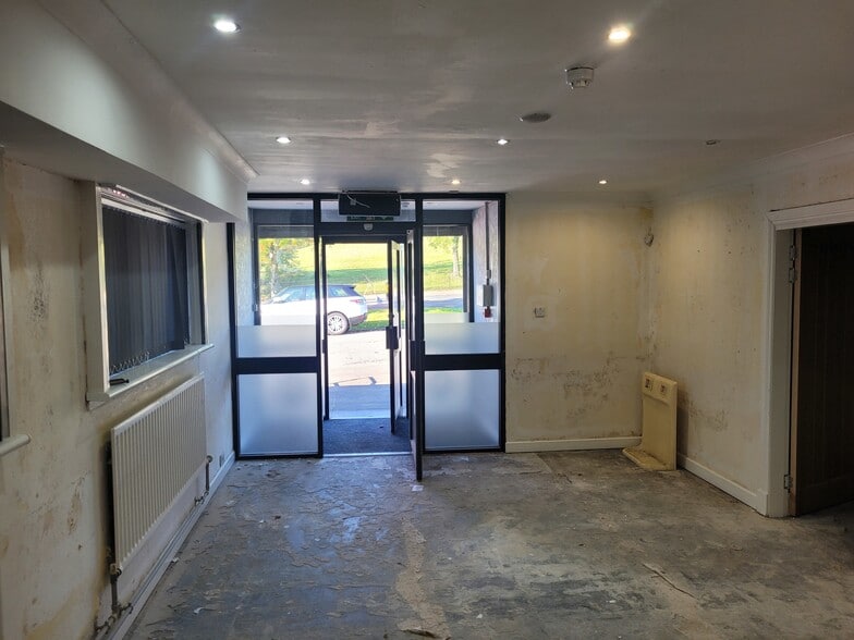 14A Balornock Rd, Glasgow to rent - Building Photo - Image 3 of 4