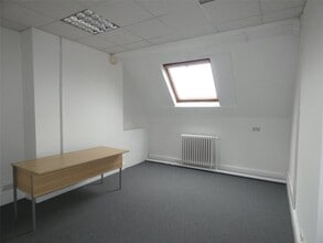 1 Wood St, Bolton to rent Interior Photo- Image 2 of 11