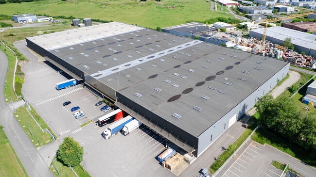 Location Entrepôt 20 080 m²