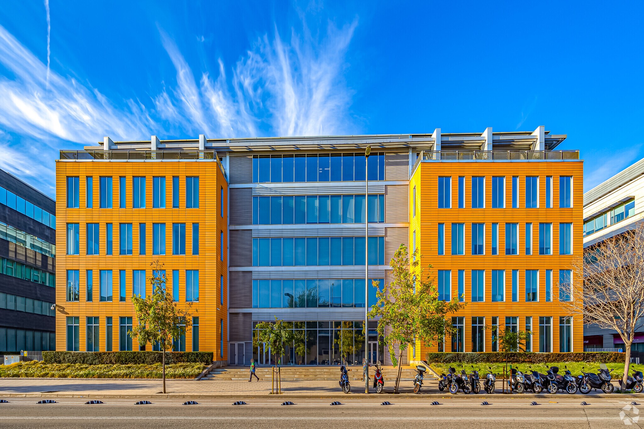 Office in Avinguda del Maresme, 33, Cornellà de Llobregat to rent Building Photo- Image 1 of 7