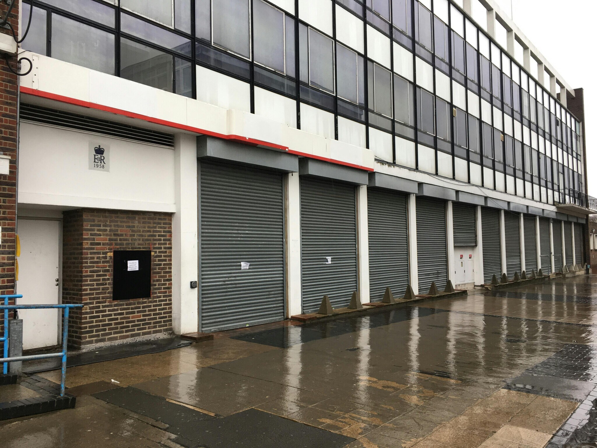 1 Stone Cross, Harlow to rent Building Photo- Image 1 of 8