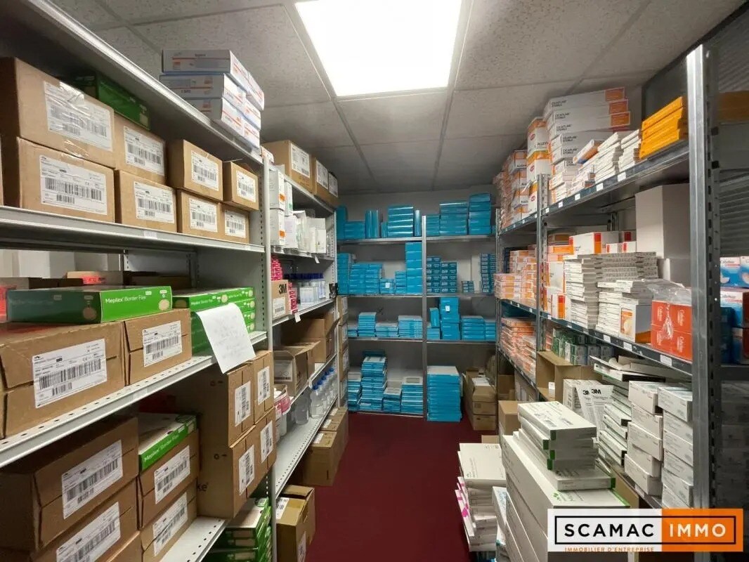 Office in Le Kremlin-Bicêtre for sale Interior Photo- Image 1 of 4