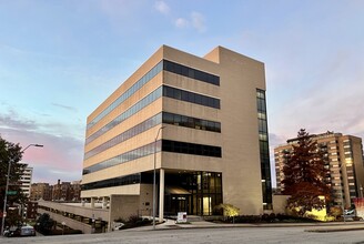 801 W 47th St, Kansas City, MO for rent Building Photo- Image 1 of 12