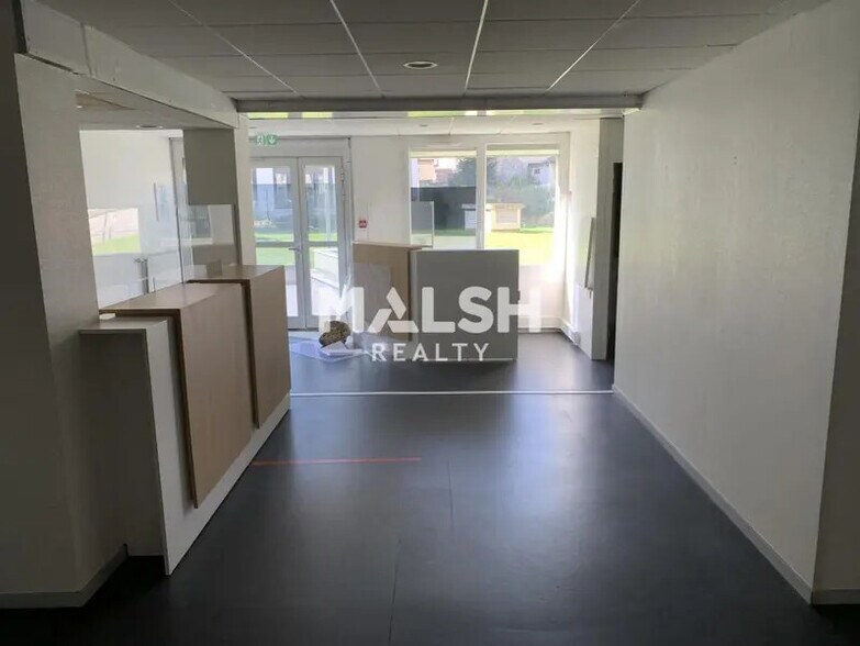 Office in Villeurbanne to rent - Building Photo - Image 3 of 14