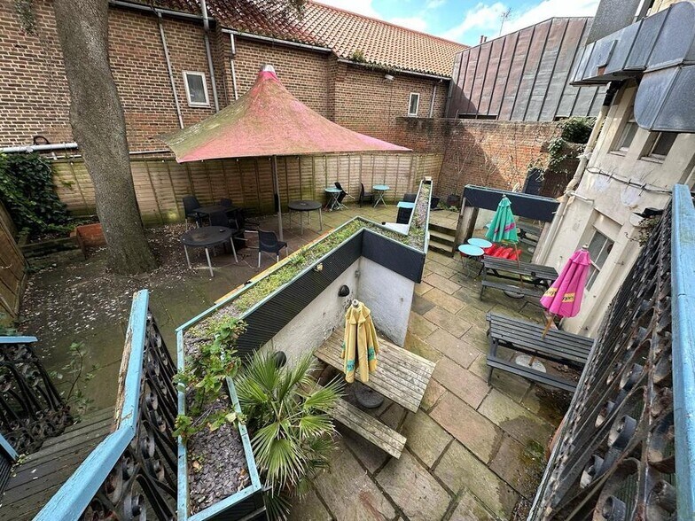 118-120 St Georges Rd, Brighton to rent - Building Photo - Image 1 of 11