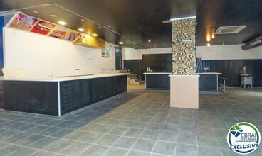 Retail in Roses, Gerona to rent Interior Photo- Image 2 of 7