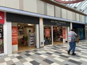 The Square, Camberley to rent Building Photo- Image 1 of 1