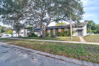 380 Fulton Dr SE, Largo, FL for rent Building Photo- Image 1 of 41