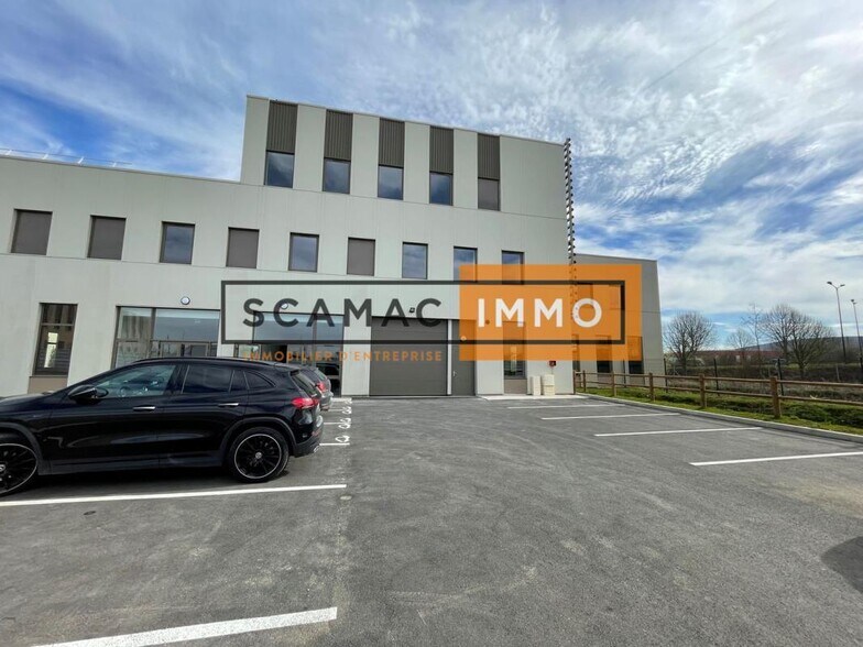Light Industrial in Tremblay-en-France for sale - Building Photo - Image 1 of 5