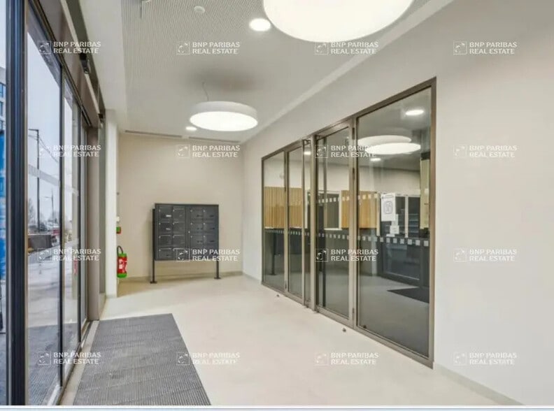 119 Rue Edouard Vaillant, Villejuif to rent - Building Photo - Image 3 of 9