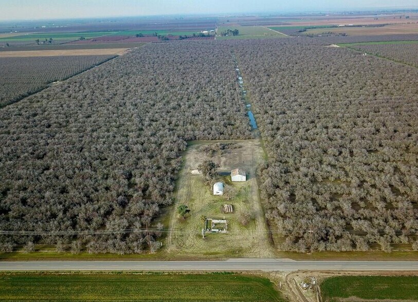 10726 Harvey Pettit Rd, Le Grand 95333 UK