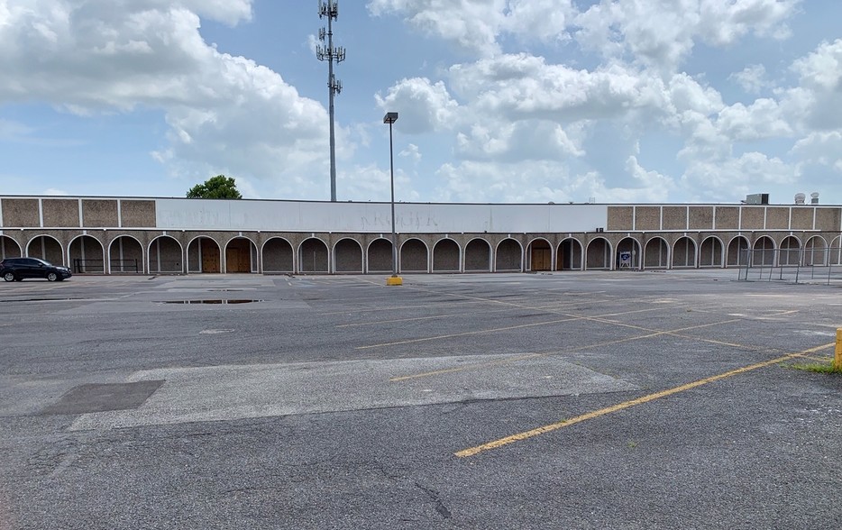 600 12th St, Lake Charles, LA for sale - Primary Photo - Image 1 of 1