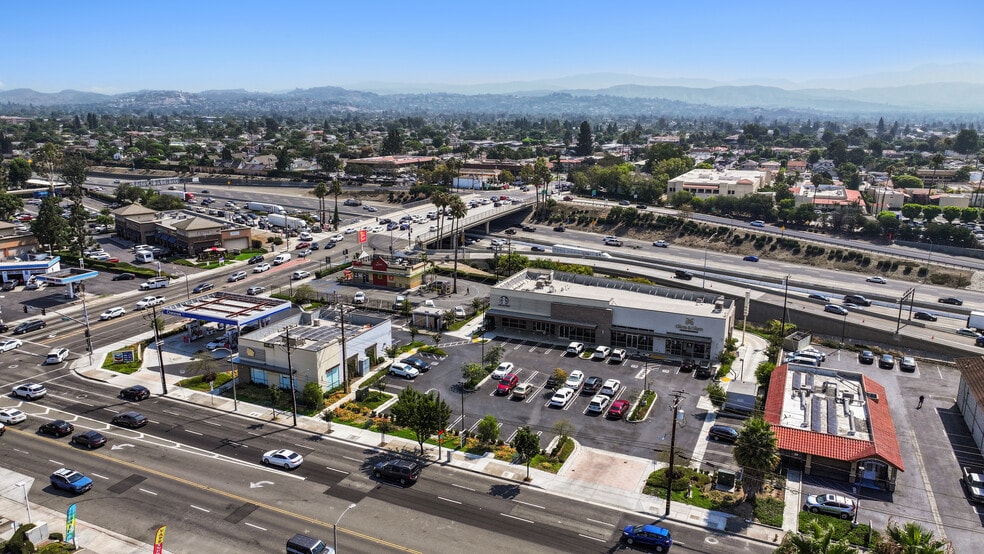 301 N Tustin Ave, Santa Ana, CA to rent - Building Photo - Image 2 of 3