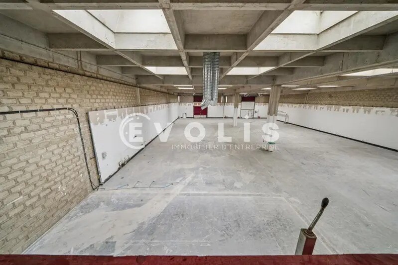 Light Industrial in Rungis to rent - Interior Photo - Image 2 of 4