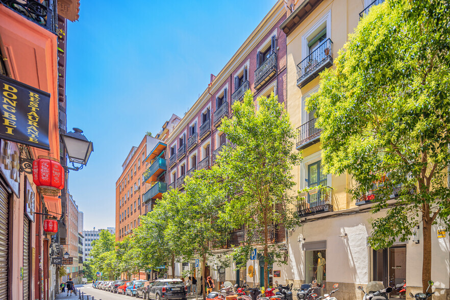 Calle Del Conde Duque, 5, Madrid, Madrid for rent - Primary Photo - Image 1 of 2