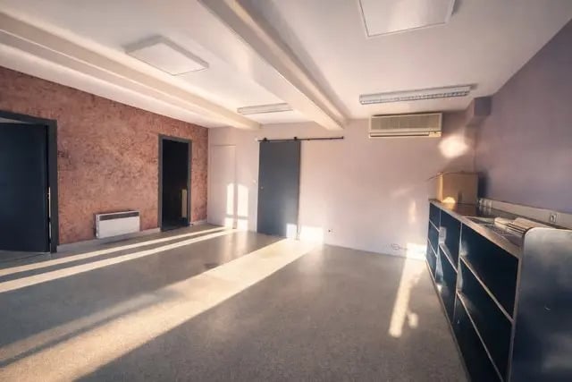 Location Bureaux 55 m² - Photo 1