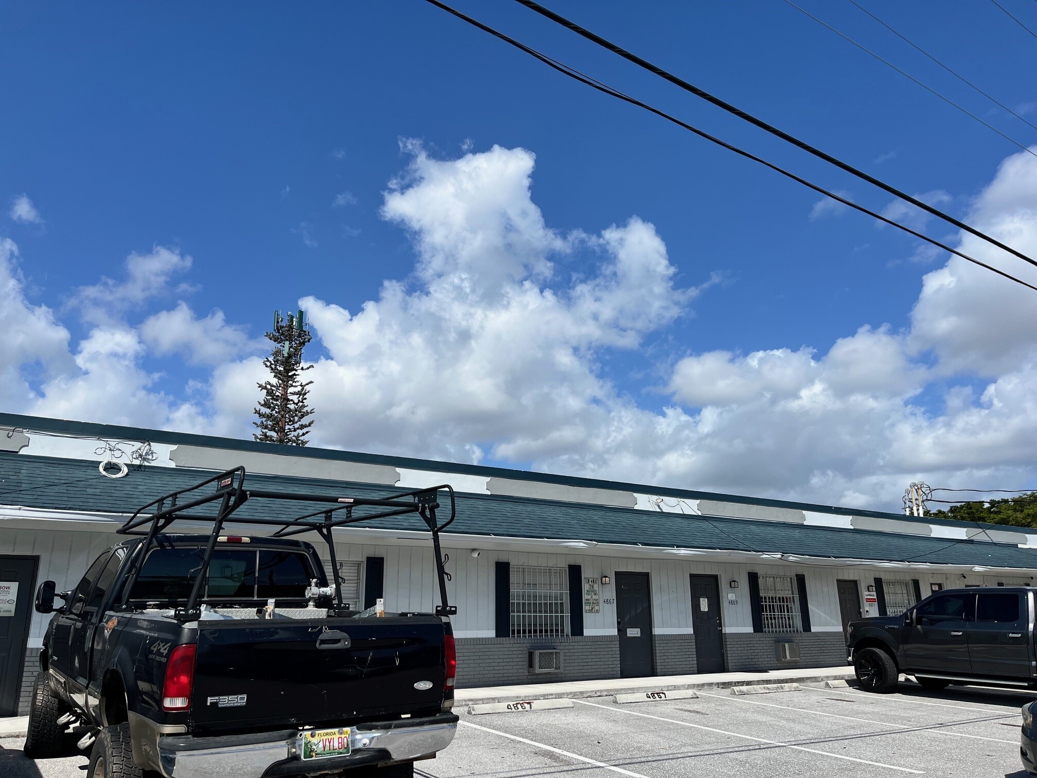 4861-4875 NE 12th Ave, Fort Lauderdale, FL to rent Interior Photo- Image 1 of 2