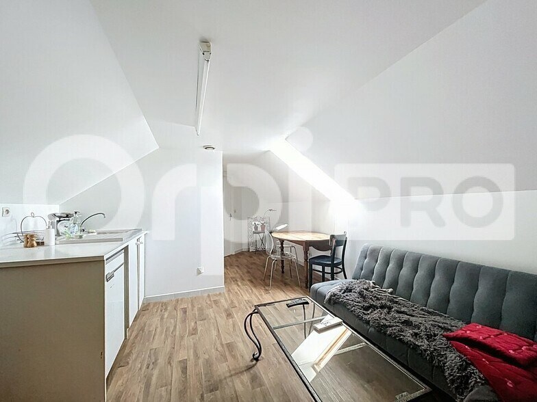 Retail in Monchy-Saint-Éloi for sale - Interior Photo - Image 3 of 5