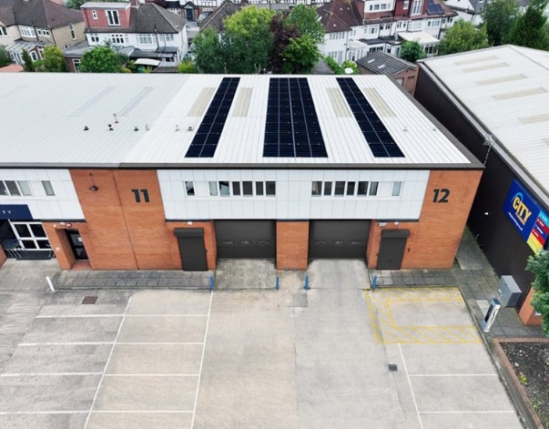 Richmond Rd, Kingston Upon Thames to rent Building Photo- Image 1 of 4