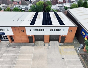 Richmond Rd, Kingston Upon Thames to rent Building Photo- Image 1 of 4