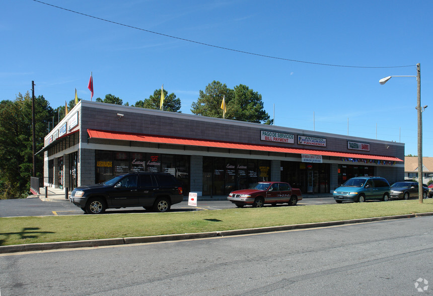 6806 Peachtree Industrial Blvd, Atlanta, GA for rent - Primary Photo - Image 1 of 4