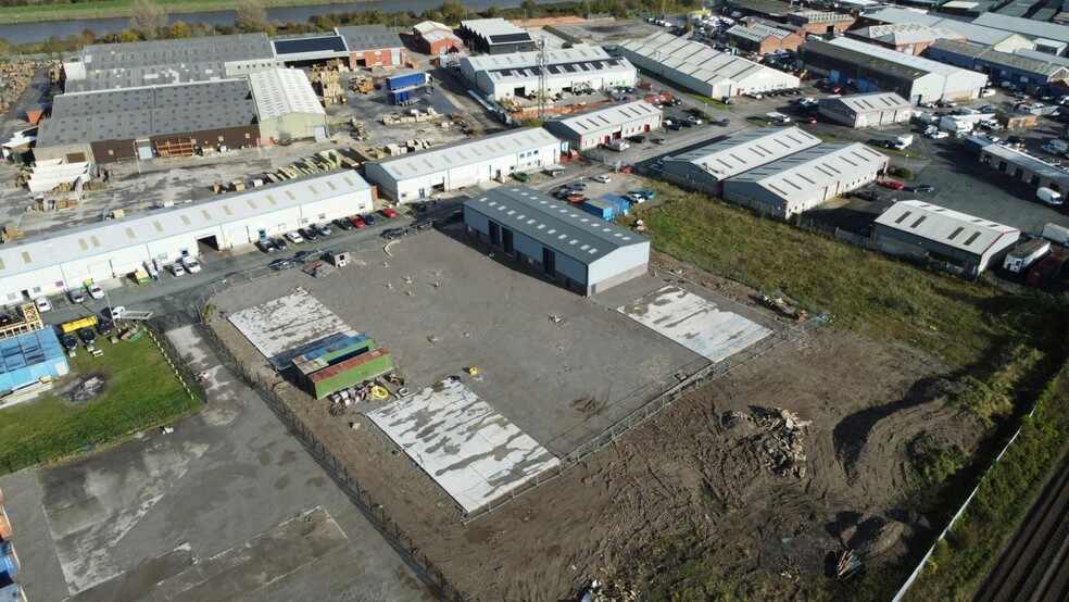 2 River Ln, Chester to rent - Building Photo - Image 1 of 28