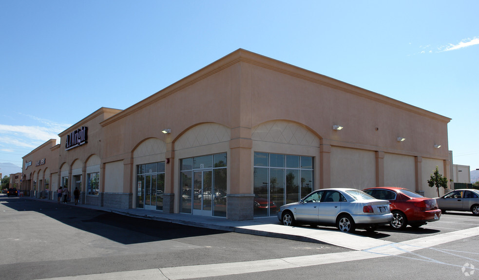 568-618 S Mount Vernon Ave, San Bernardino, CA for rent - Building Photo - Image 2 of 3