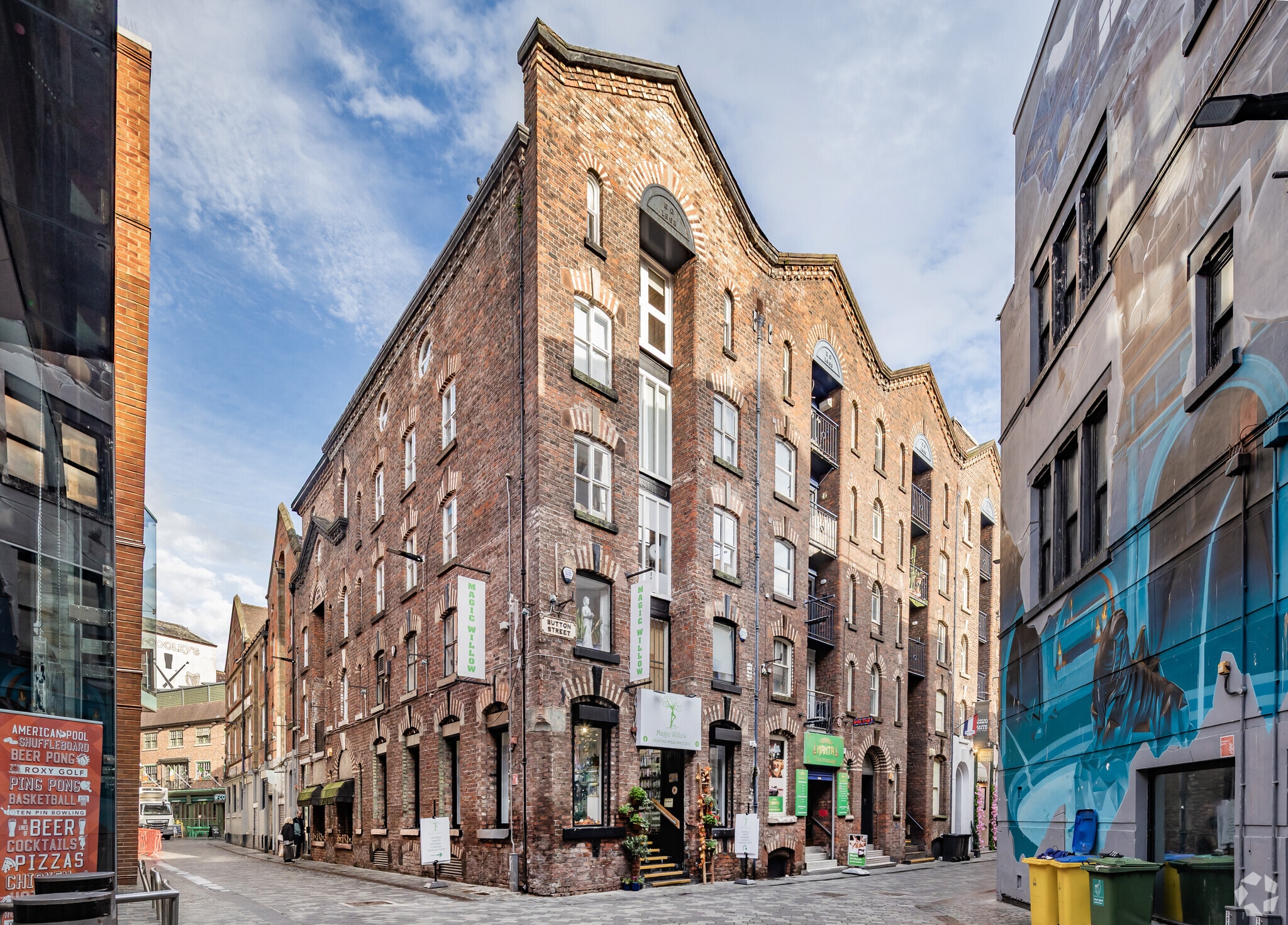 5-7 Rainford Sq, Liverpool to rent Primary Photo- Image 1 of 3