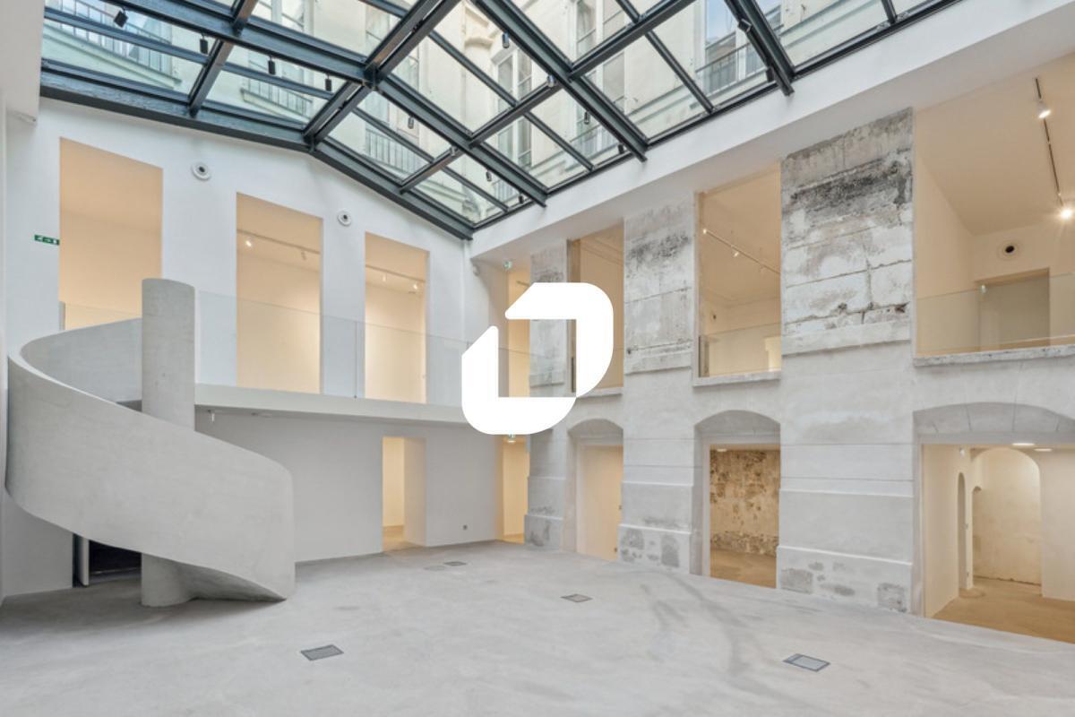 Office in Paris for sale Building Photo- Image 1 of 17