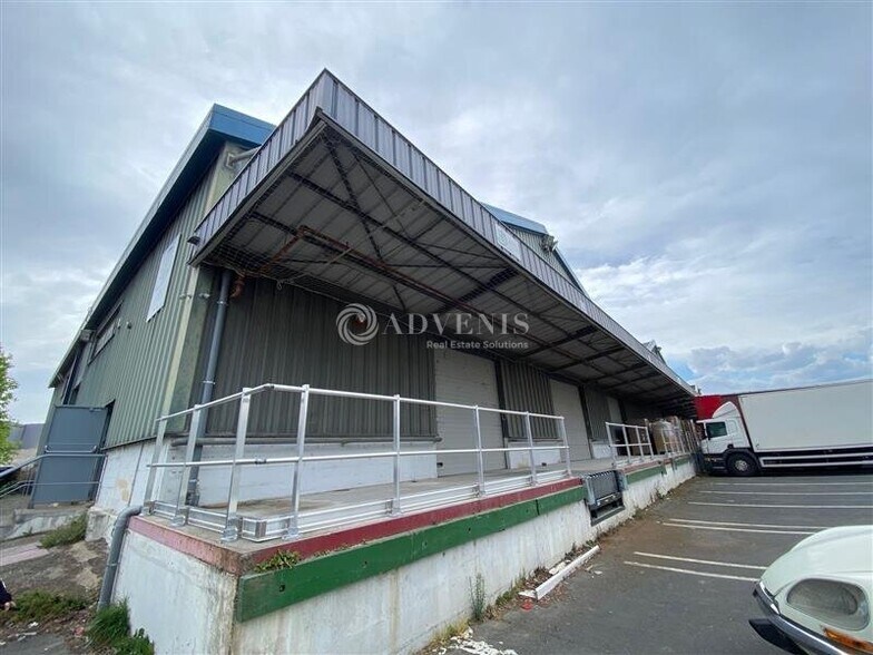 Light Industrial in Bonneuil-sur-Marne to rent - Building Photo - Image 1 of 5