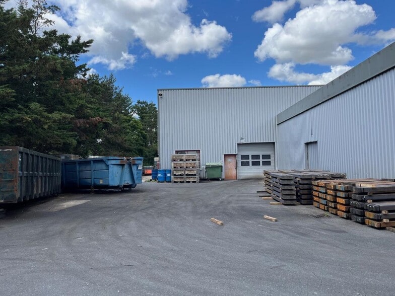 Light Industrial in SAINT-OUEN-L'AUMONE for sale - Building Photo - Image 3 of 13