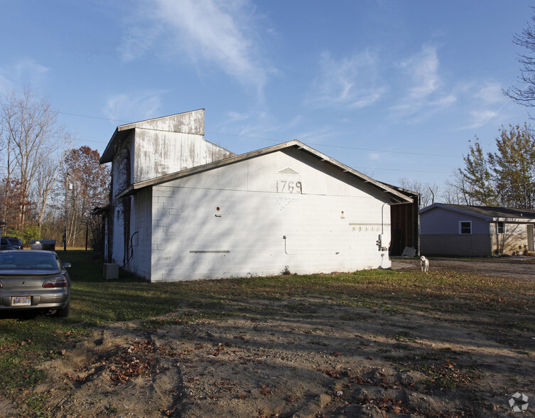 1769-1781 Cadillac Ave, Ypsilanti, MI for sale - Building Photo - Image 3 of 11