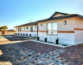 185 E Windmill Ln, Las Vegas, NV for sale Building Photo- Image 1 of 2