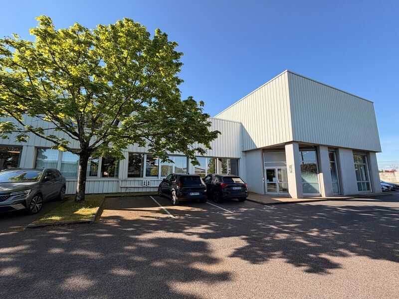 Light Industrial in Décines-Charpieu for sale Building Photo- Image 1 of 13
