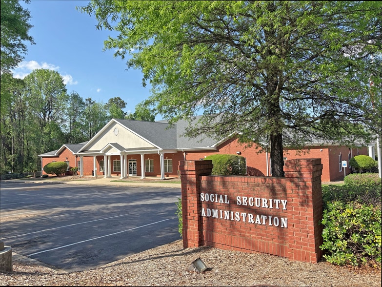 319 Pelham Rd, Greenville, SC for sale - Building Photo - Image 1 of 1