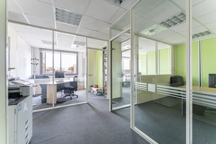 Office in Marseille for sale - Interior Photo - Image 3 of 8