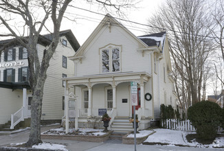 449 Main St, Greenport, NY for sale Primary Photo- Image 1 of 1