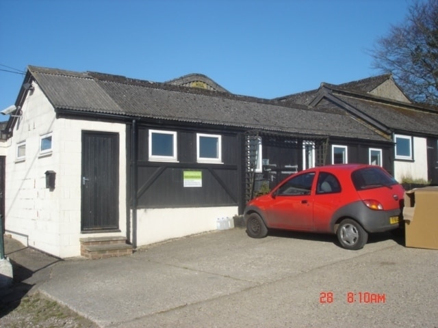 Cottington Hl, Tadley to rent - Building Photo - Image 1 of 1