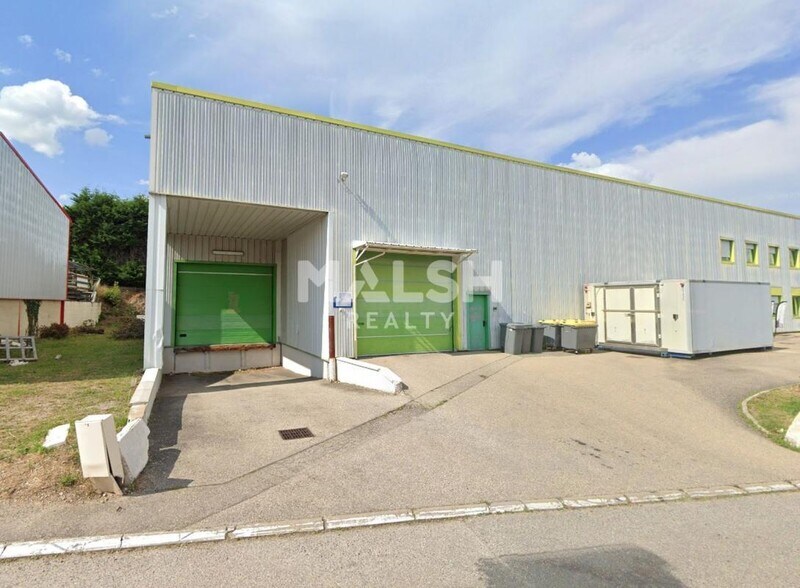 Light Industrial in Grézieu-la-Varenne to rent - Building Photo - Image 1 of 14