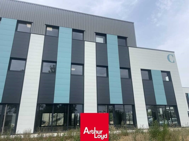 Office in Genay for sale - Building Photo - Image 2 of 2